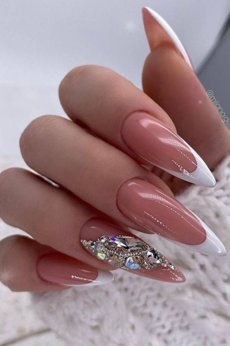 مدل فرنچ نگینی ساده