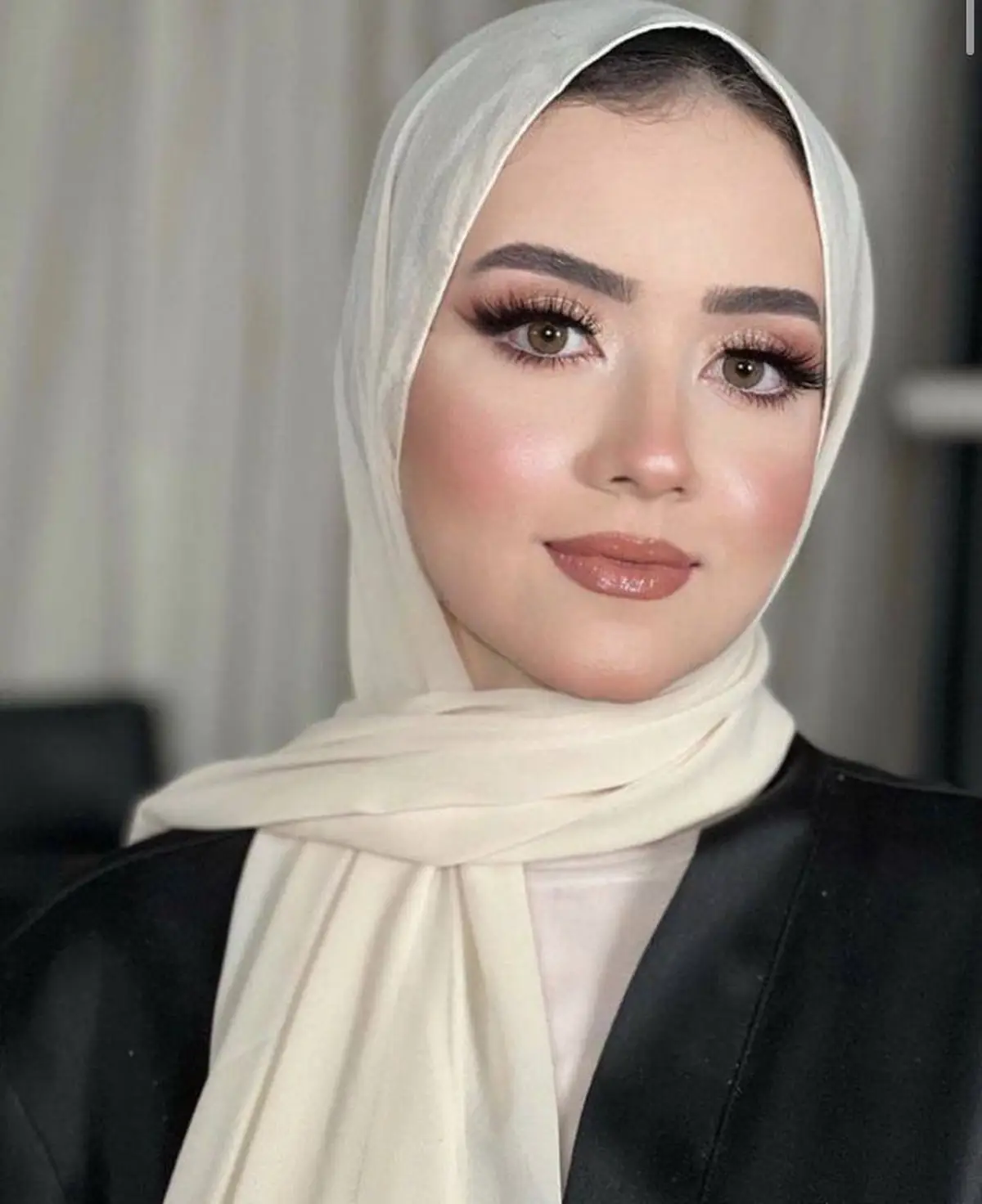 مدل آرایش لایت دخترانه خاص