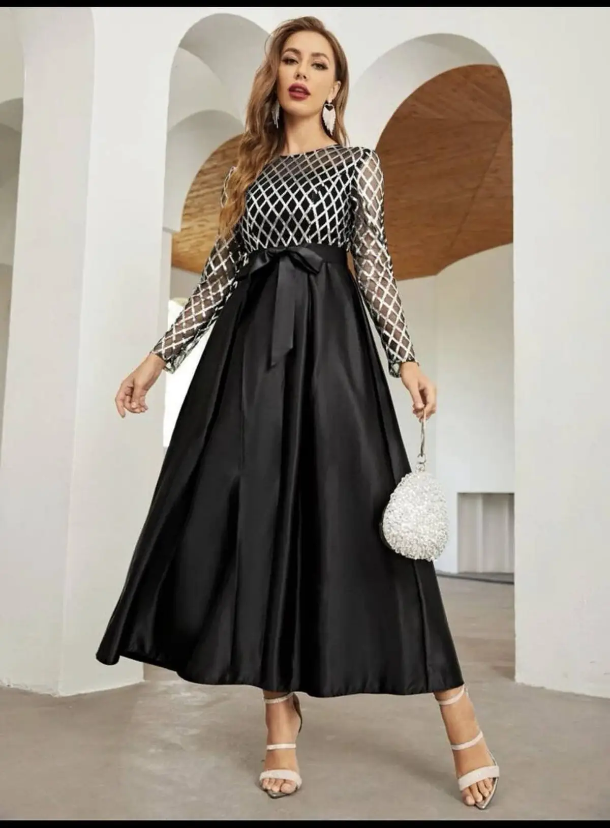 لباس مجلسی پوشیده