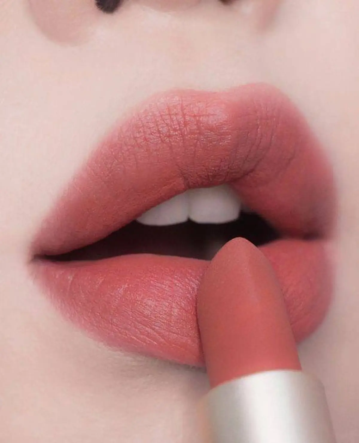 رنگ رژ لب برای پوست روشن 