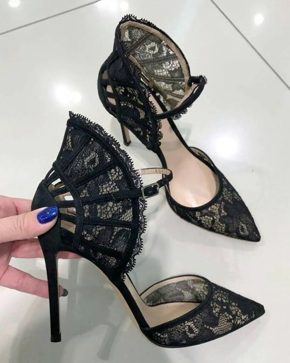 کفش پاشنه بلند مشکی ساده 