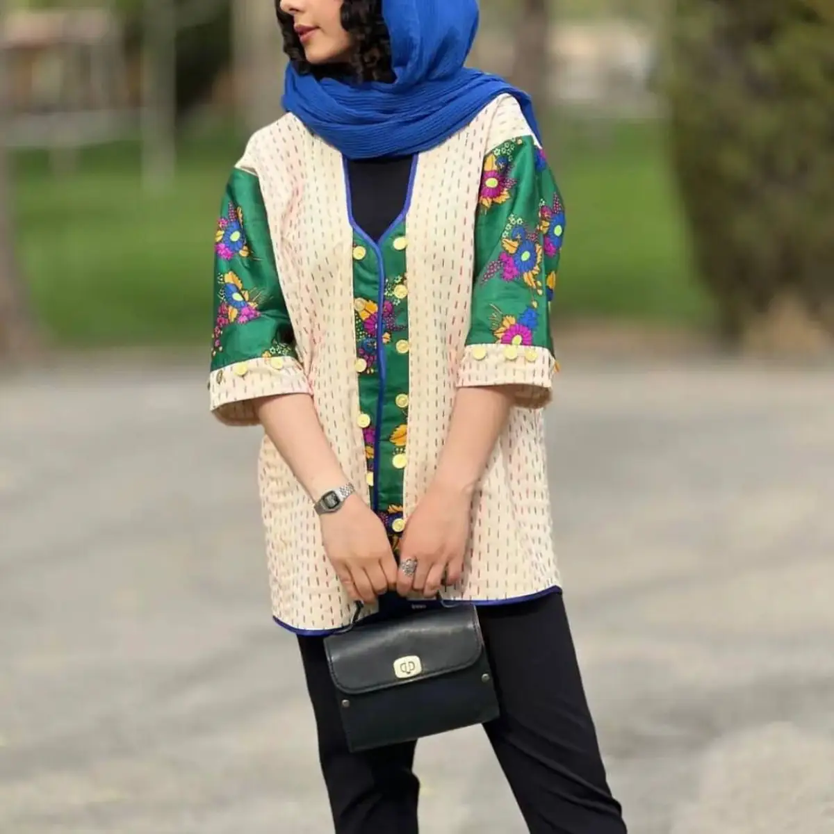 حراج مانتو سنتی ساده 