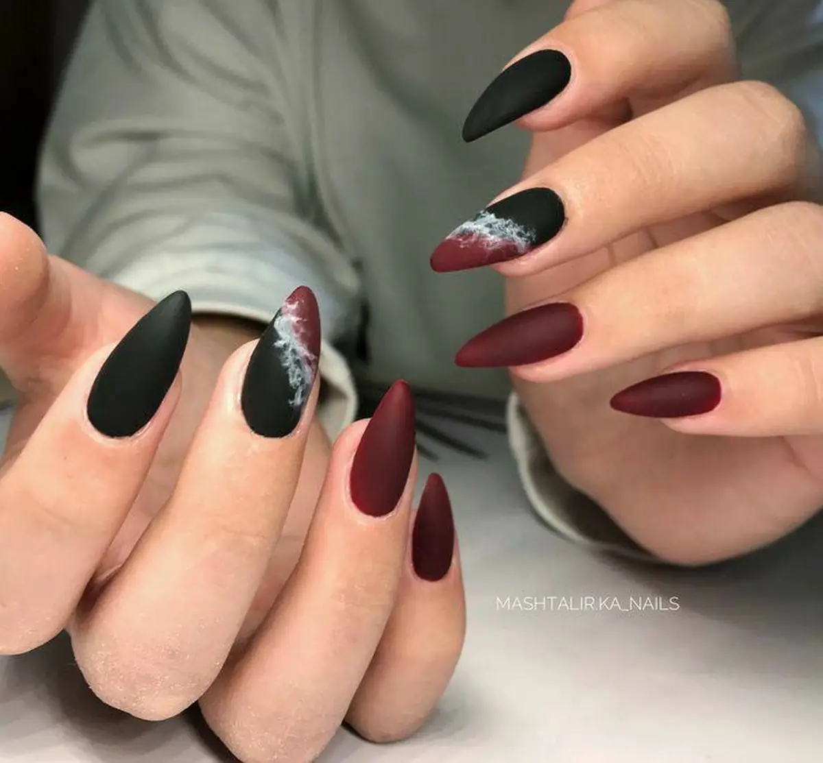 کاشت ناخن تیز بلند زیبا