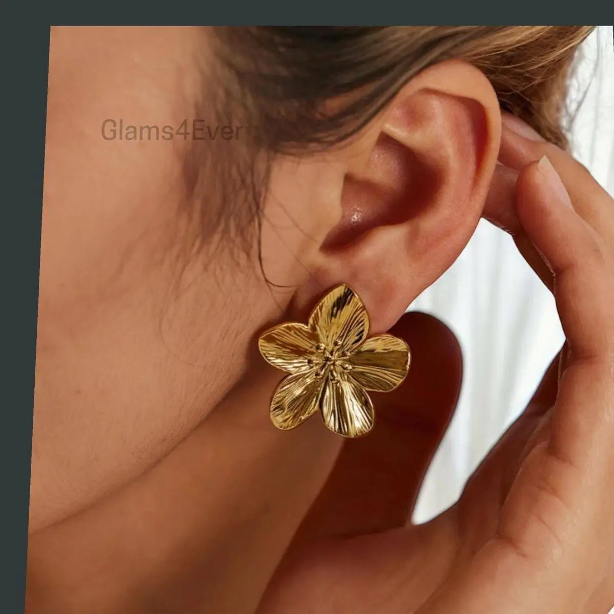 گوشواره گل درشت