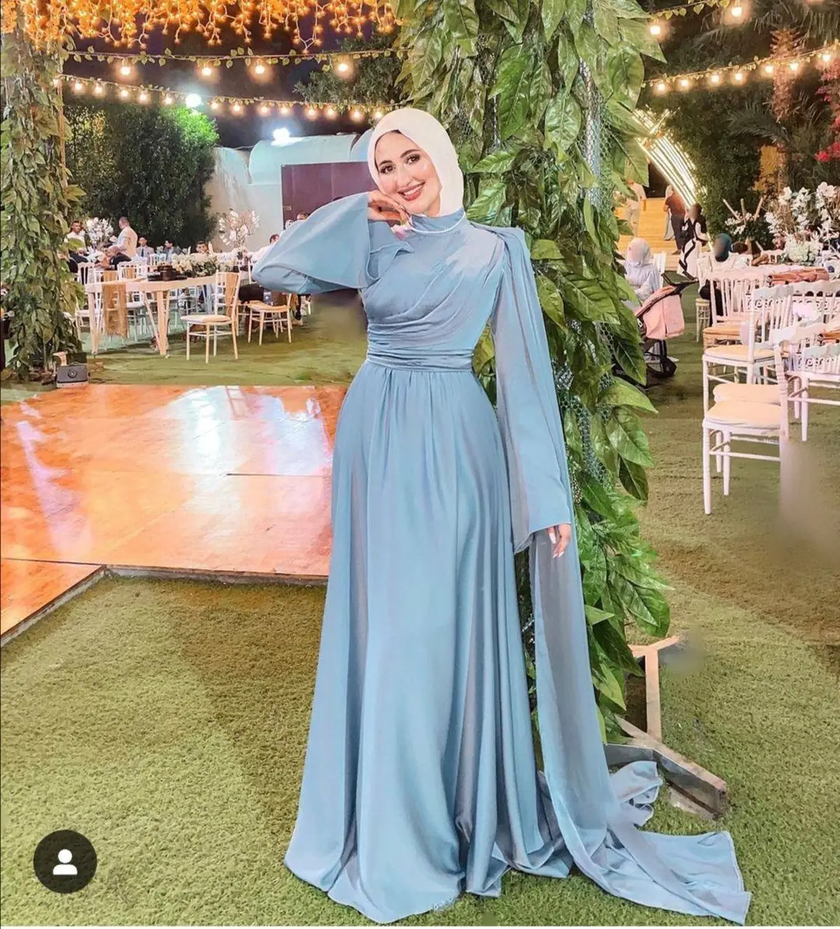 لباس مجلسی پوشیده برای عروسی