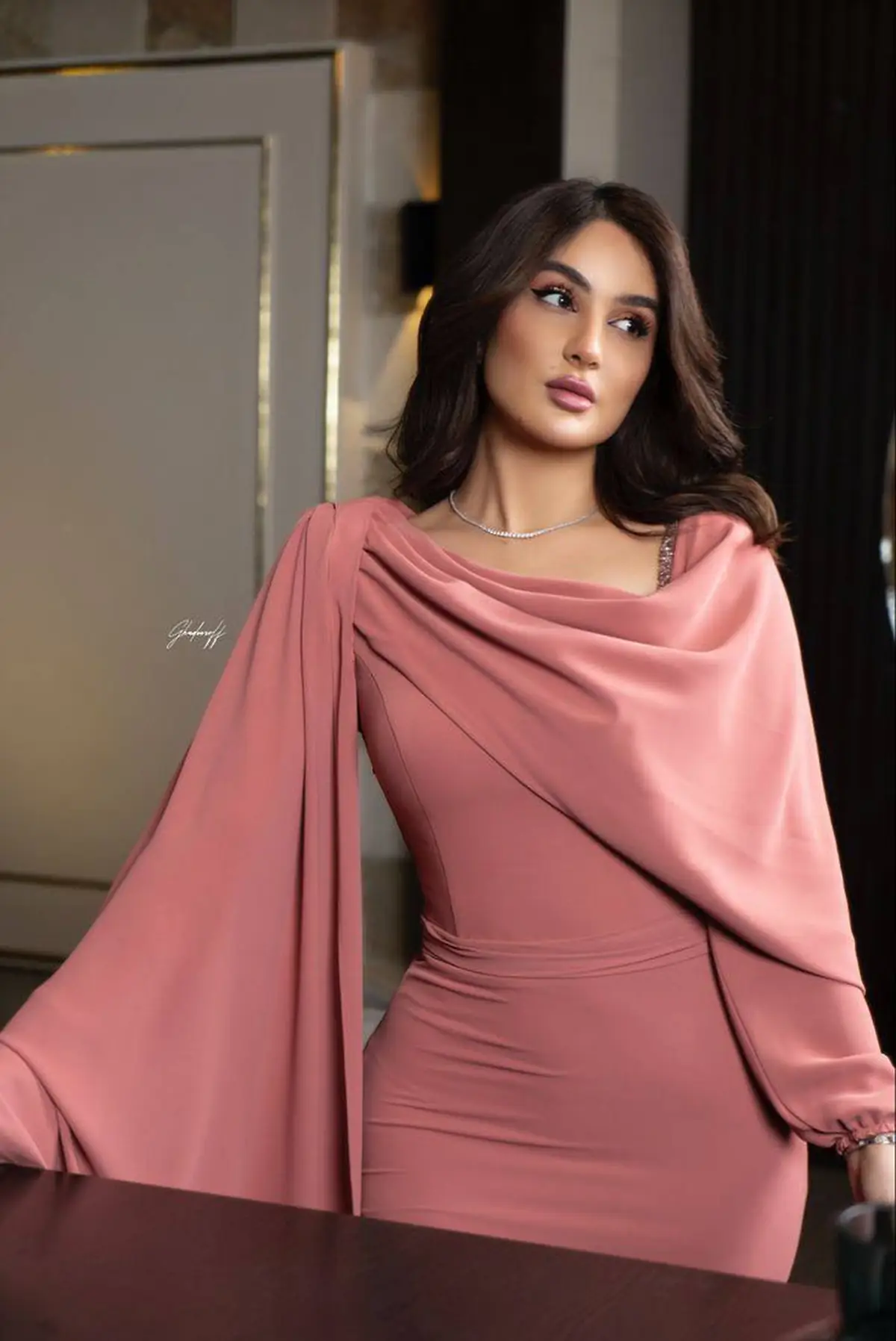 لباس مجلسی پوشیده