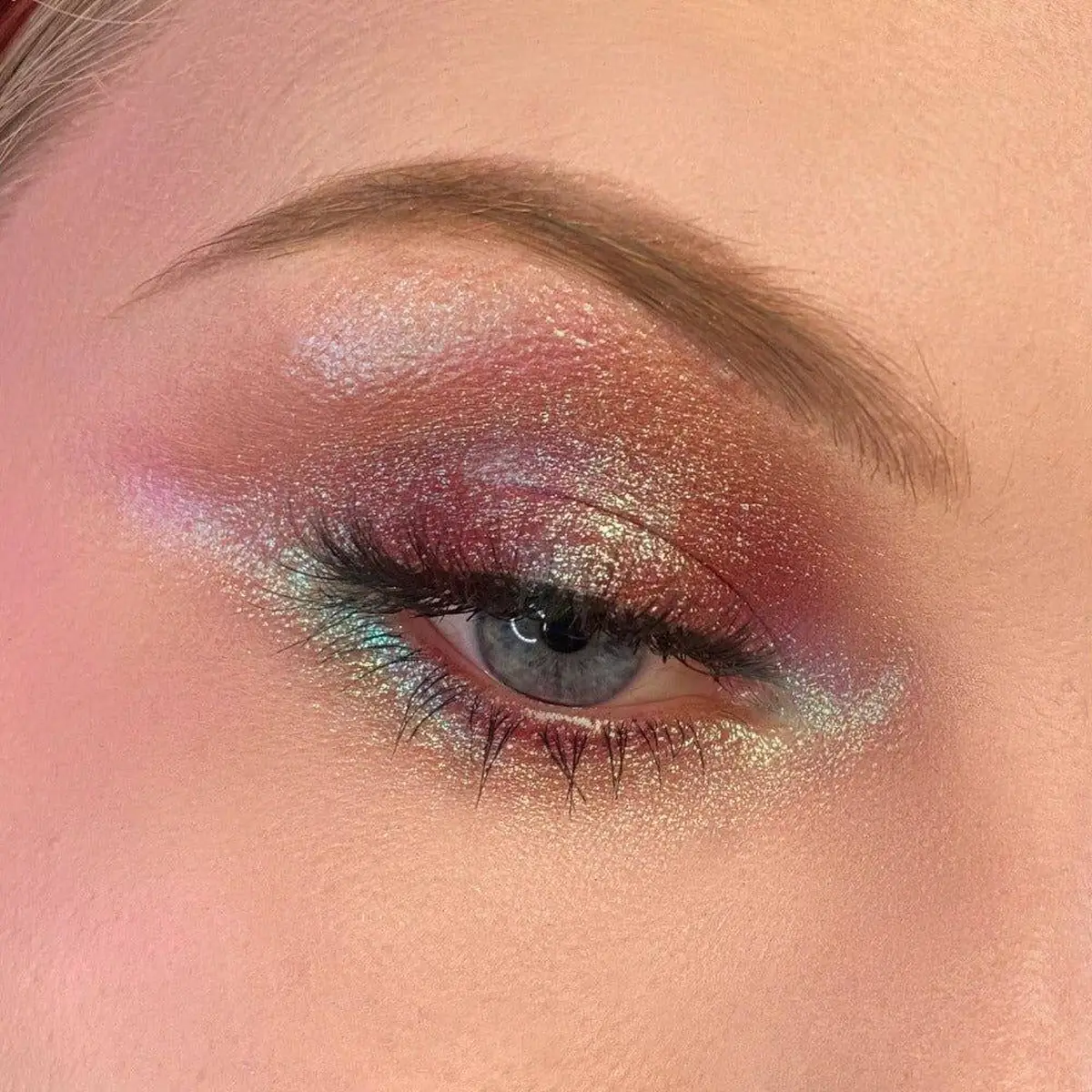 سایه چشم اکلیلی مایع 