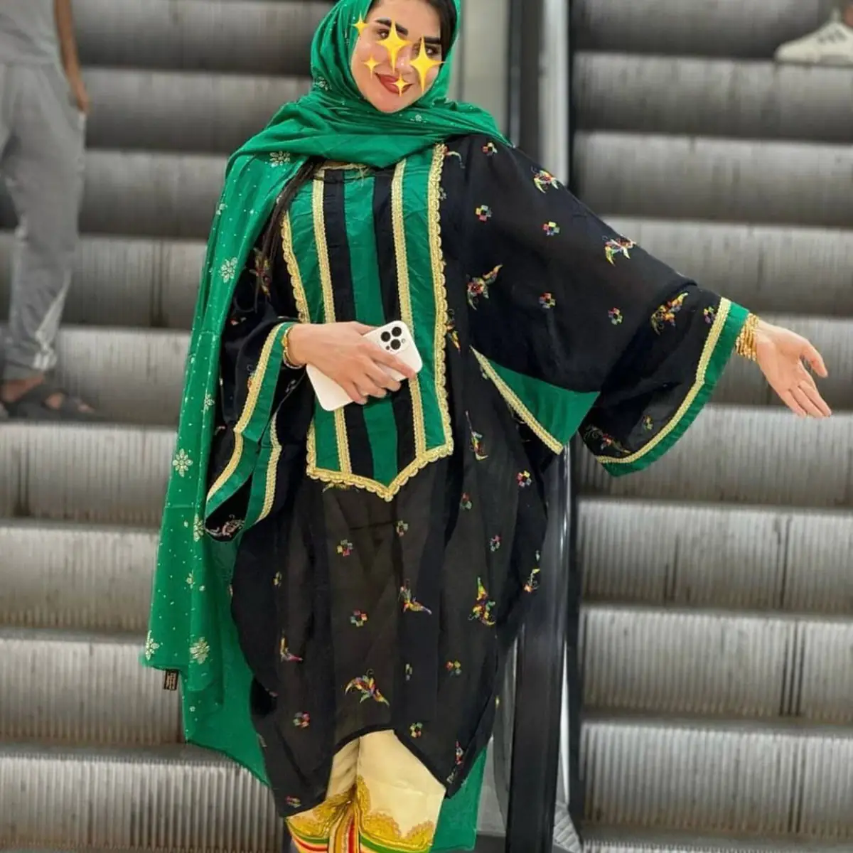 مدل مانتو سنتی جلو بسته 