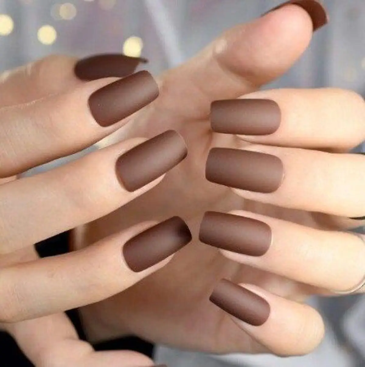 مدل کاشت ناخن شکلاتی کوتاه