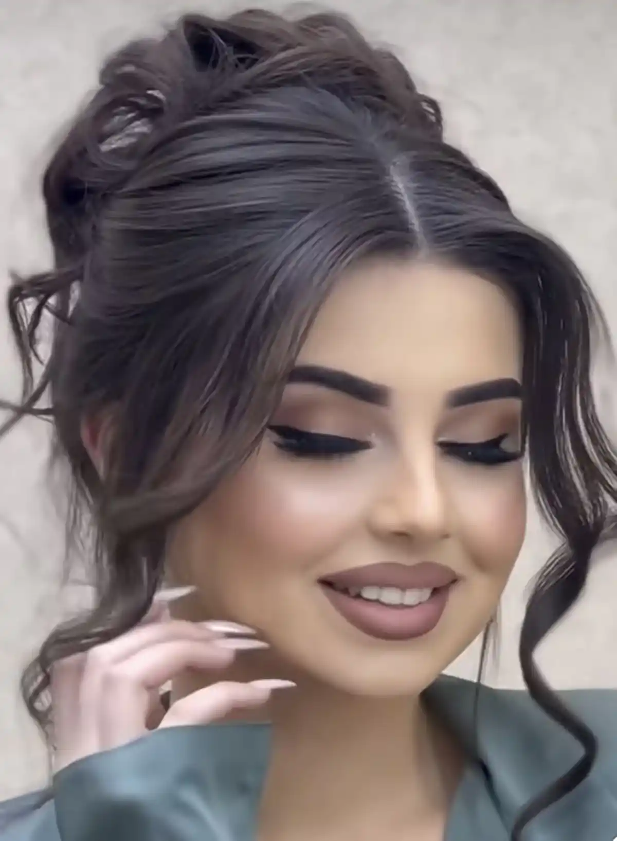 آرایش مجلسی زنانه