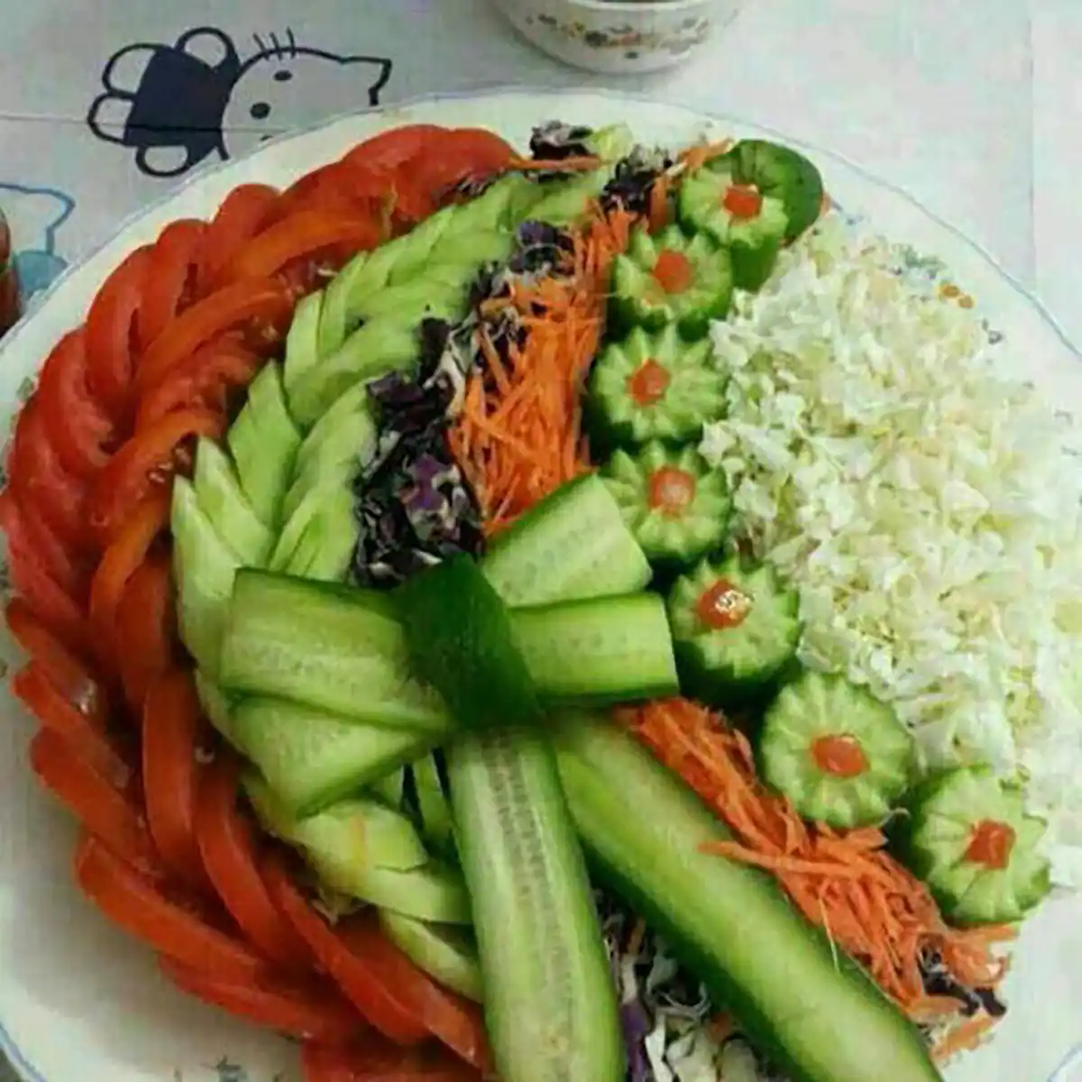 تزیین سالاد ساده و شیک 