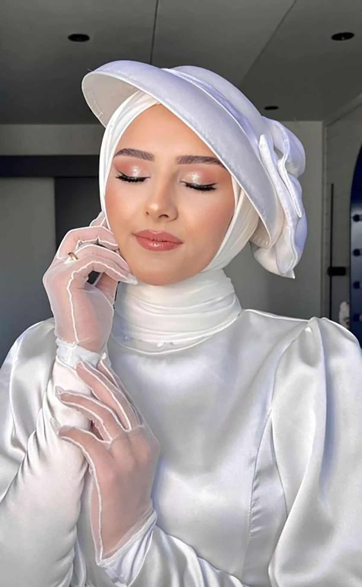 باس عروس باحجاب کلاه دار
