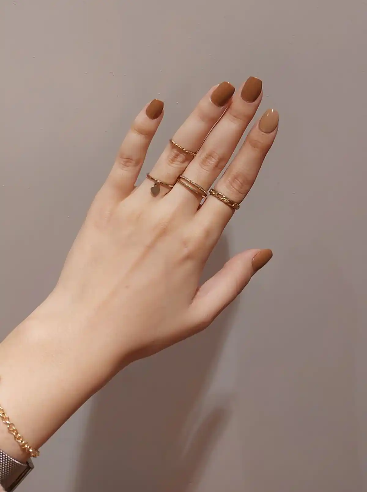 رنگ لاک برای پوست گندمی 