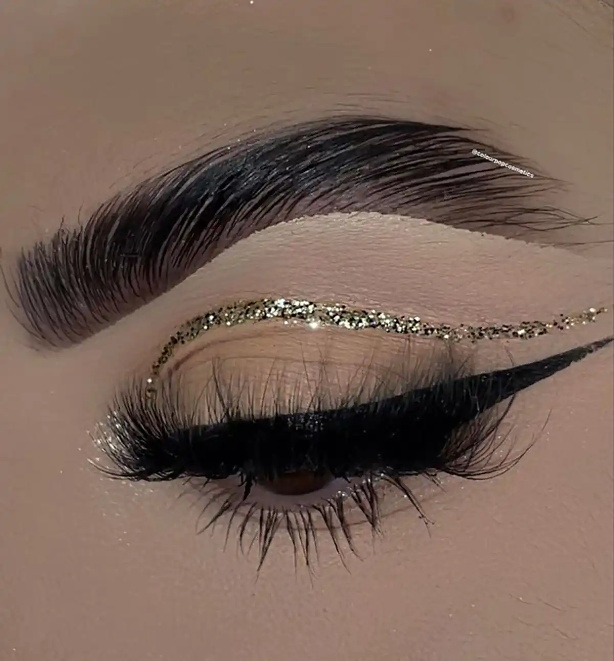 خط چشم شاین دار 