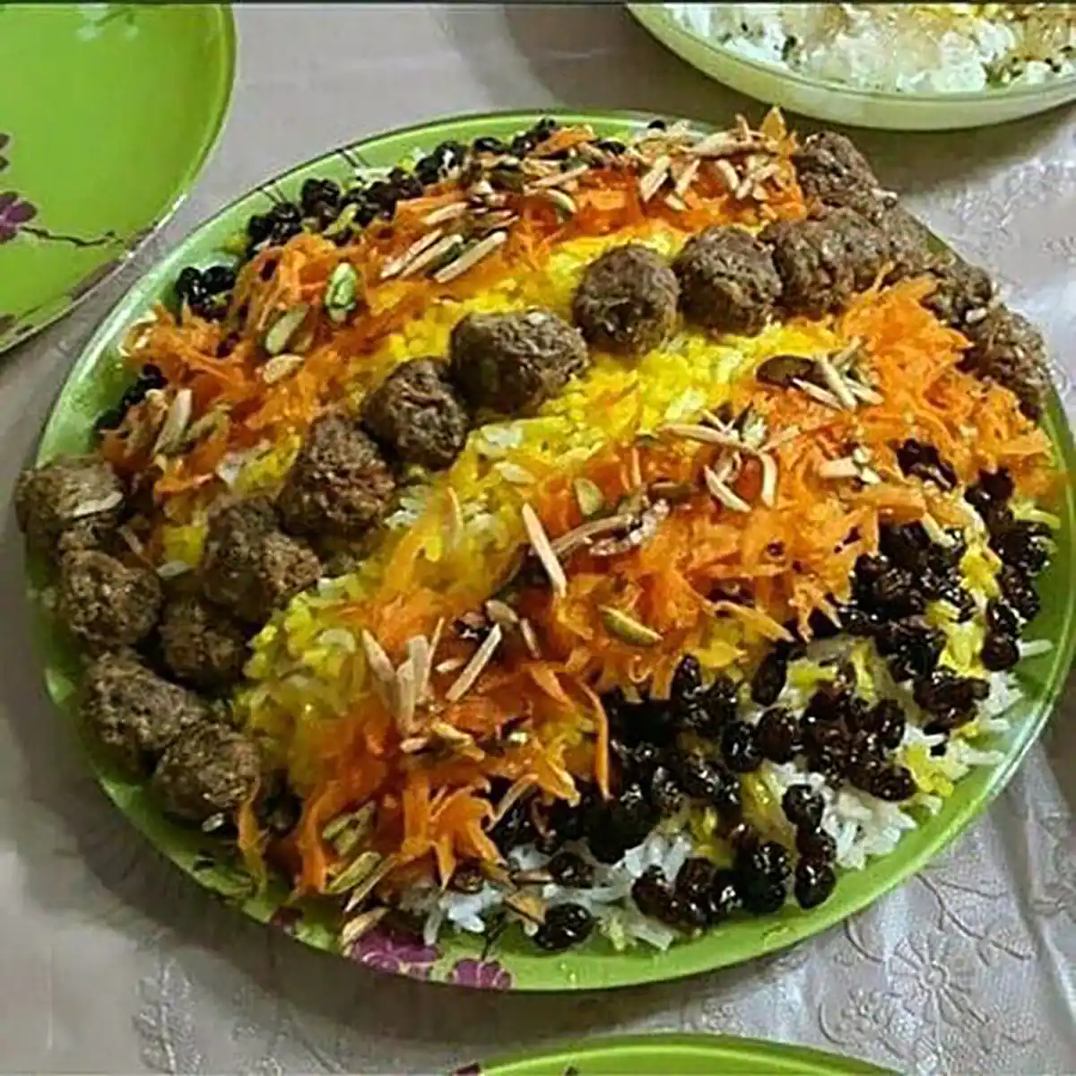 تزیین مرغ برای سفره شام 