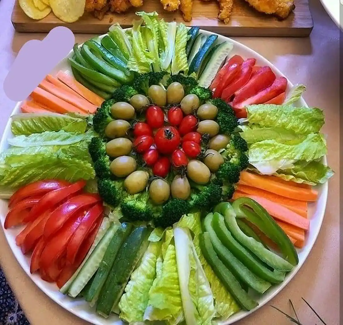 تزیین سالاد کاهو 