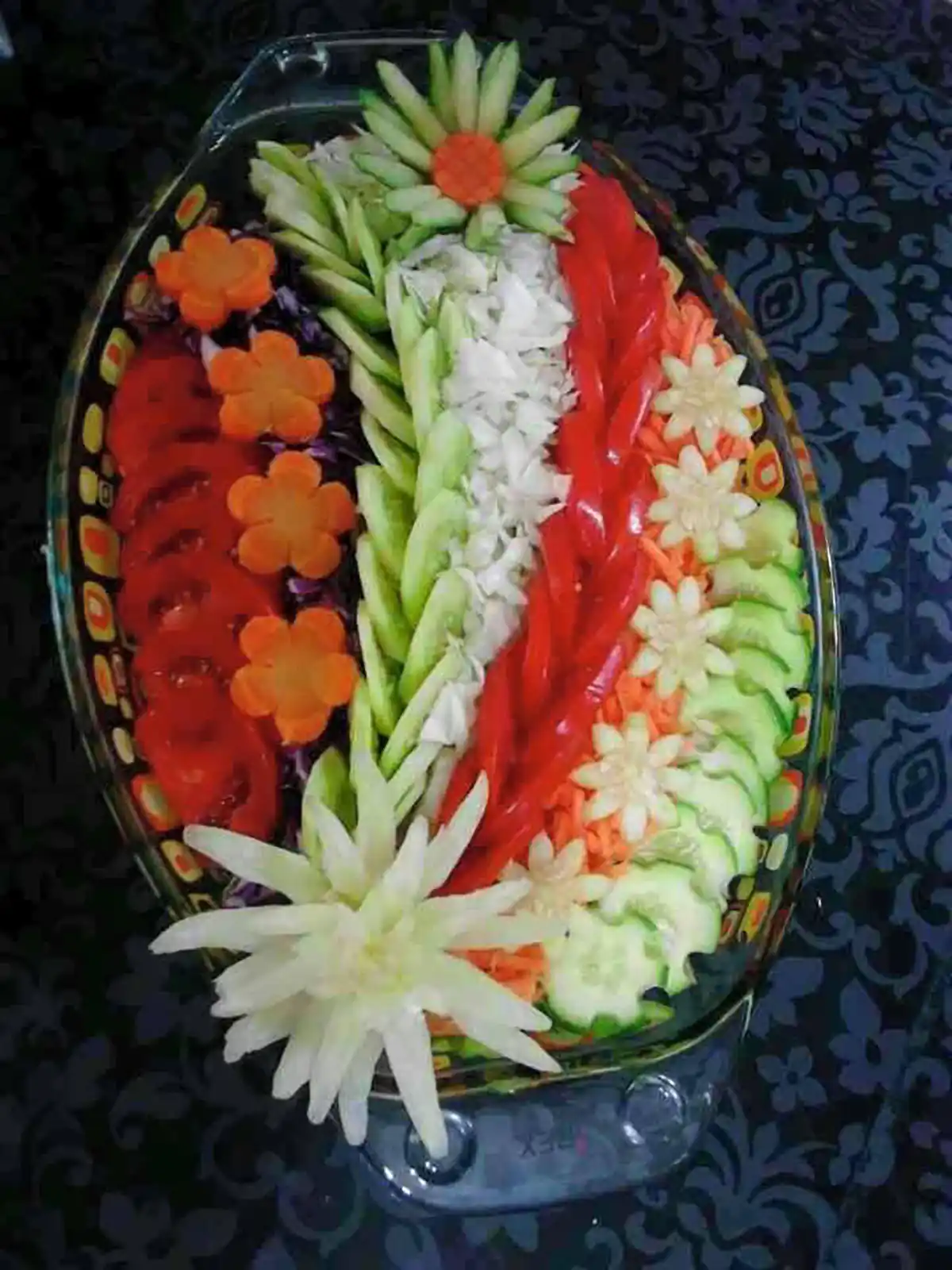 سالاد مکزیکی با کالباس
