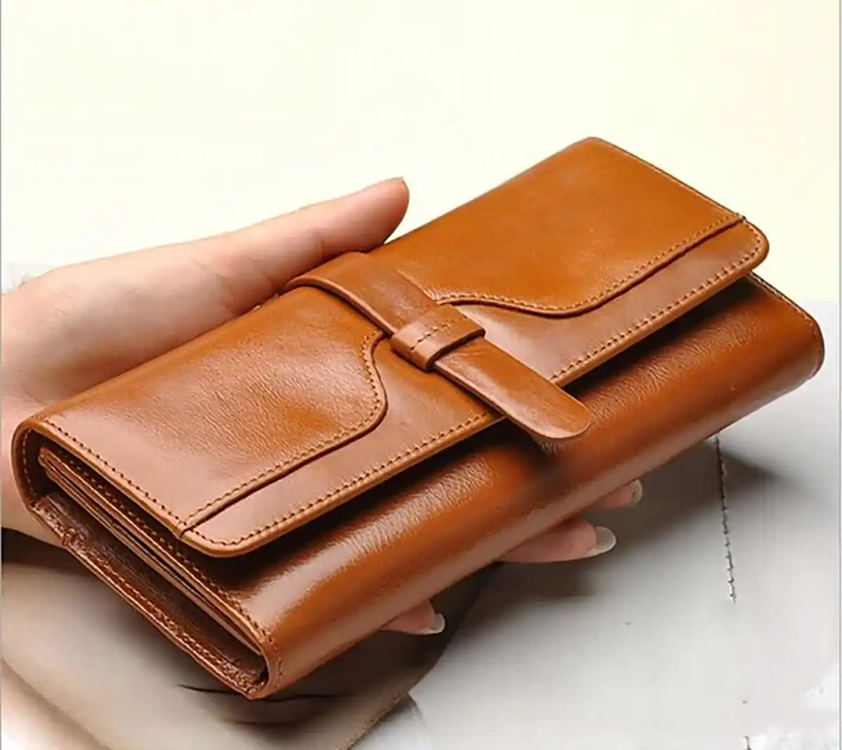 کیف پول زنانه به انگلیسی
