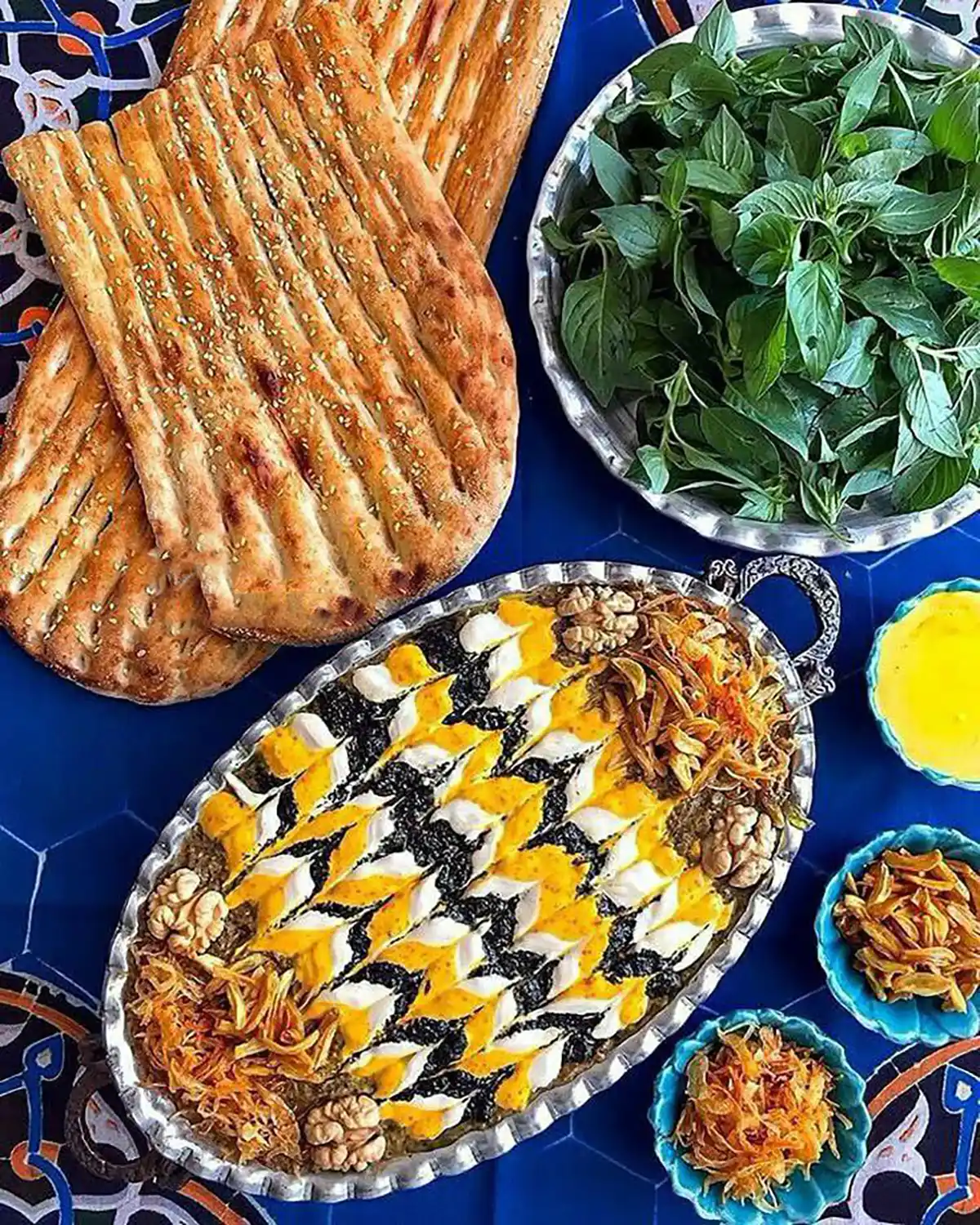 تزیین آش مجلسی