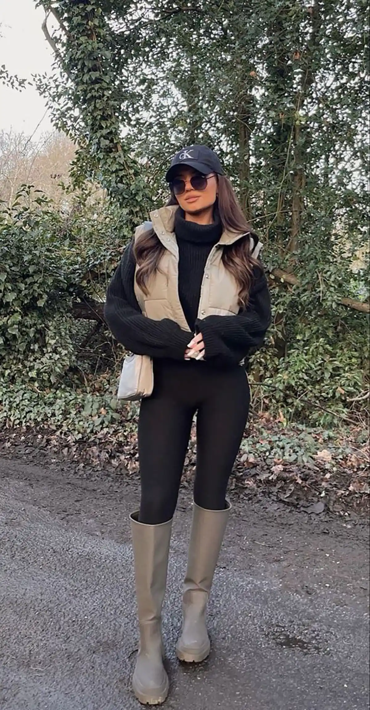 بوت بلند پاشنه دار
