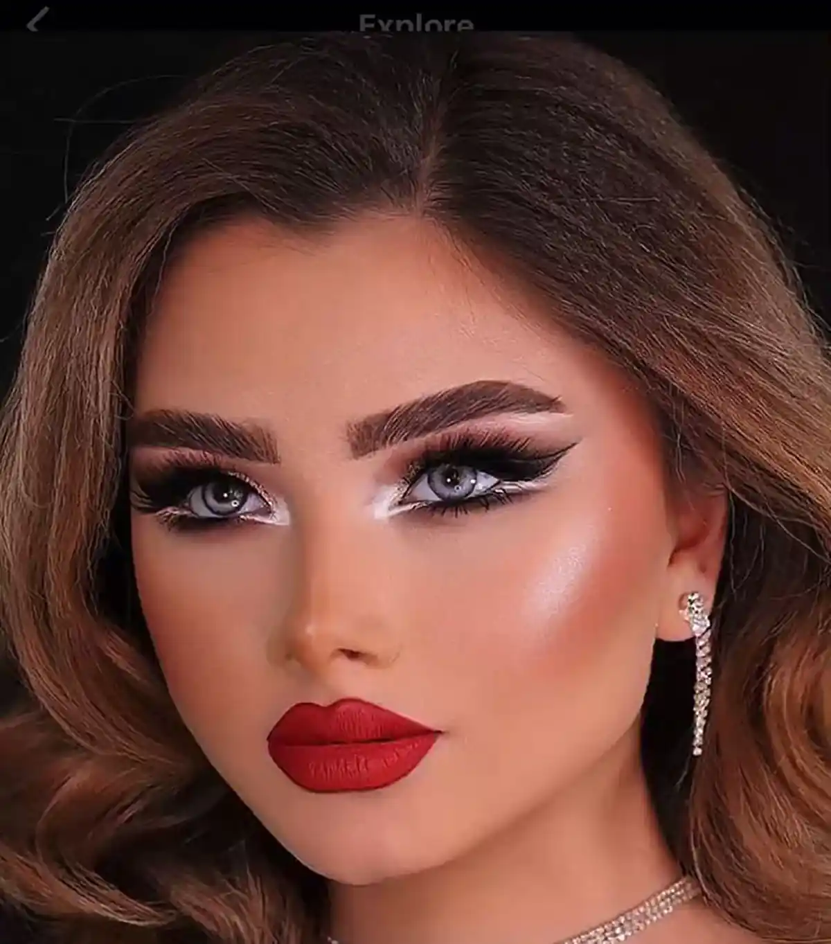رژ قرمز با چه سایه ای 