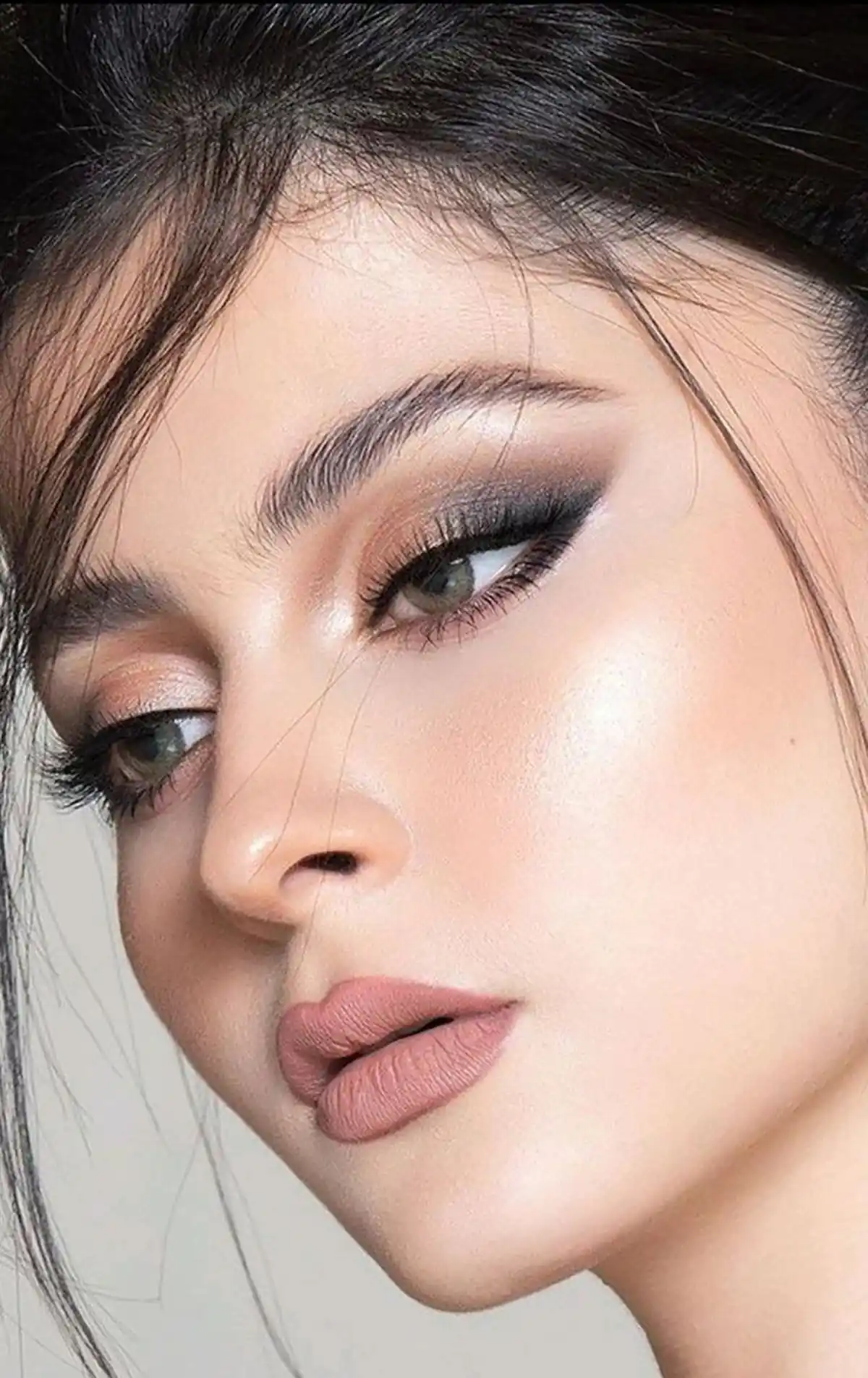 آرایش لایت دخترانه برای عروسی 