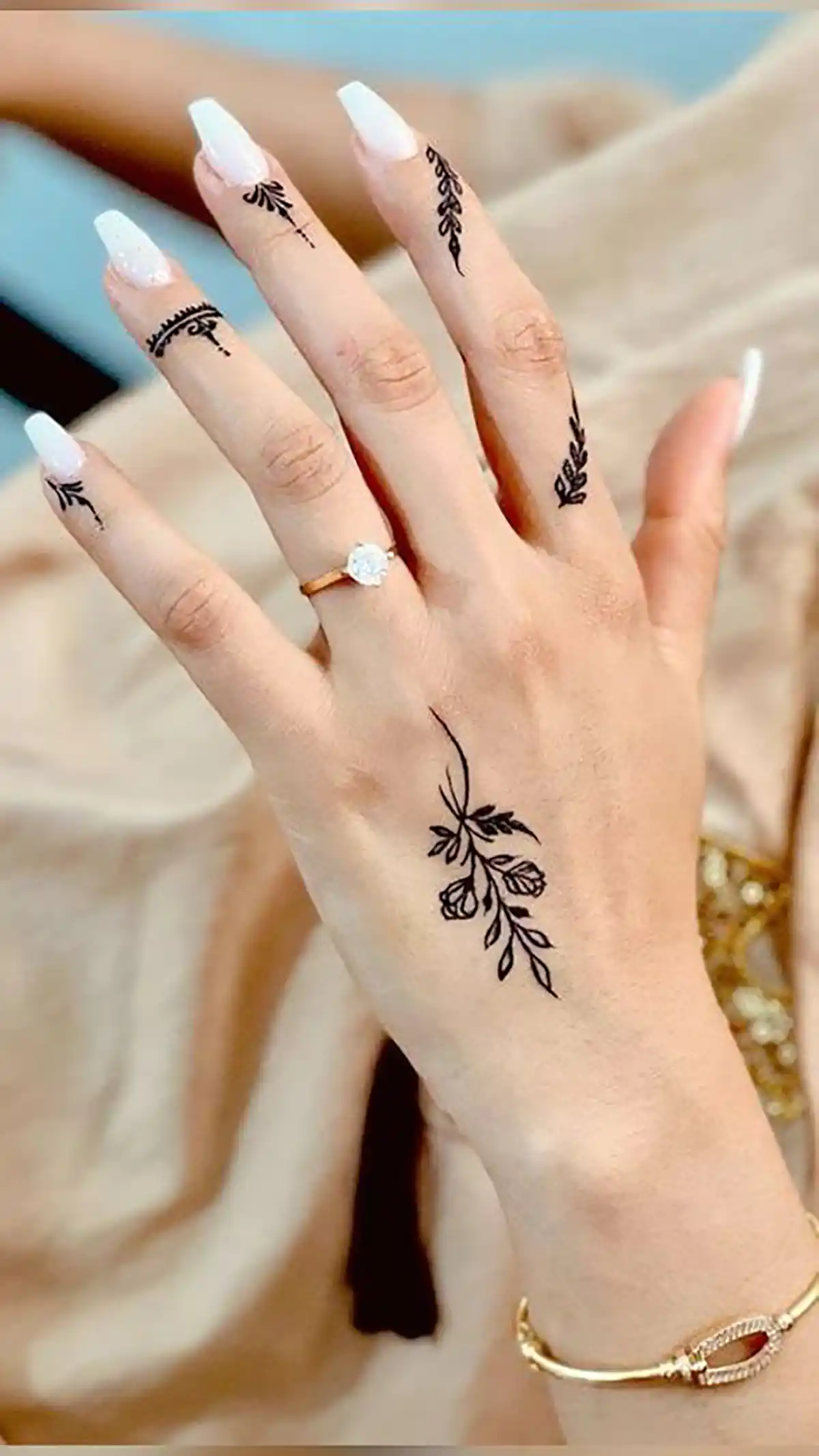 نقش حنا ساده دخترانه 