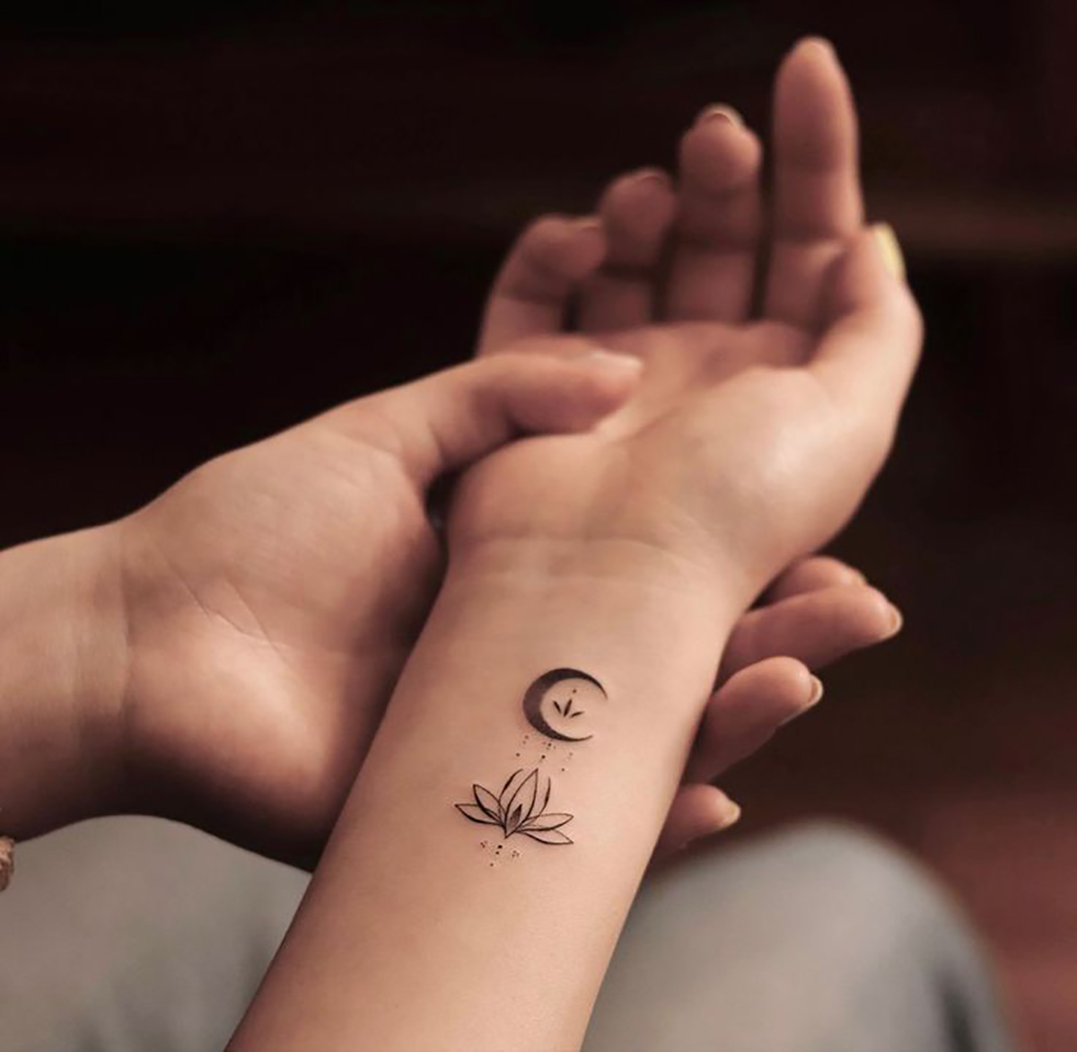 طرح تاتو روی ساعد دست پسرانه 