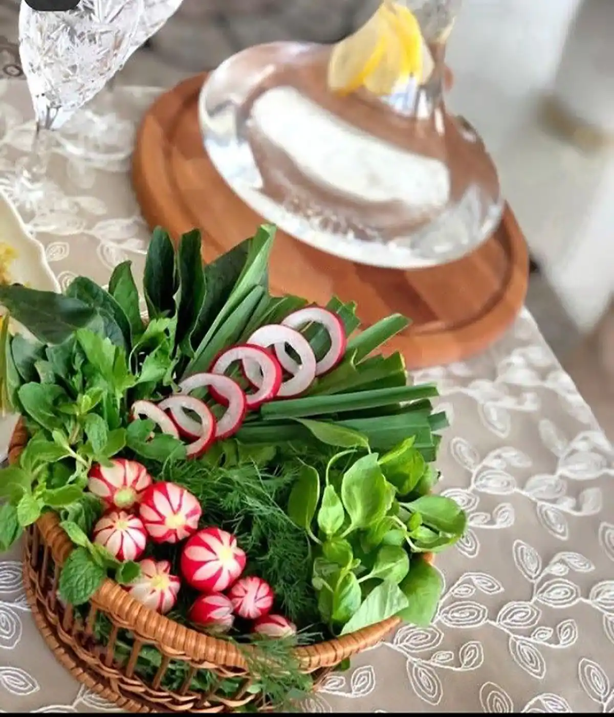 تزیین سبزی خوردن در سبد 
