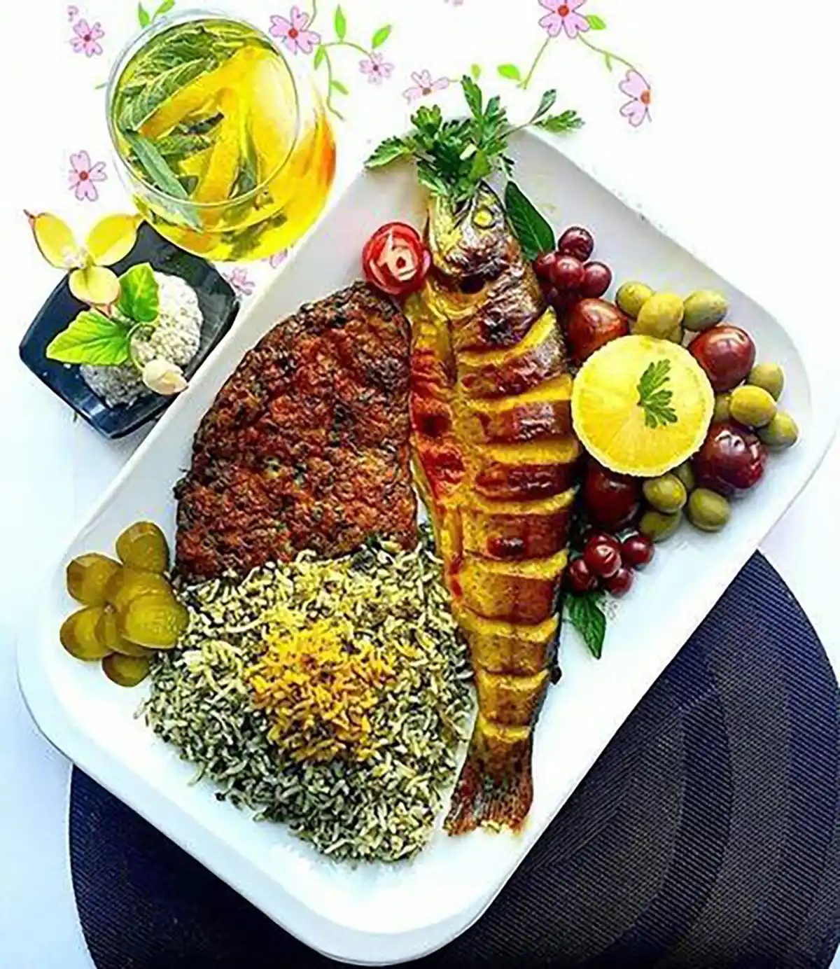 تزیین ظرف ماهی سرخ شده
