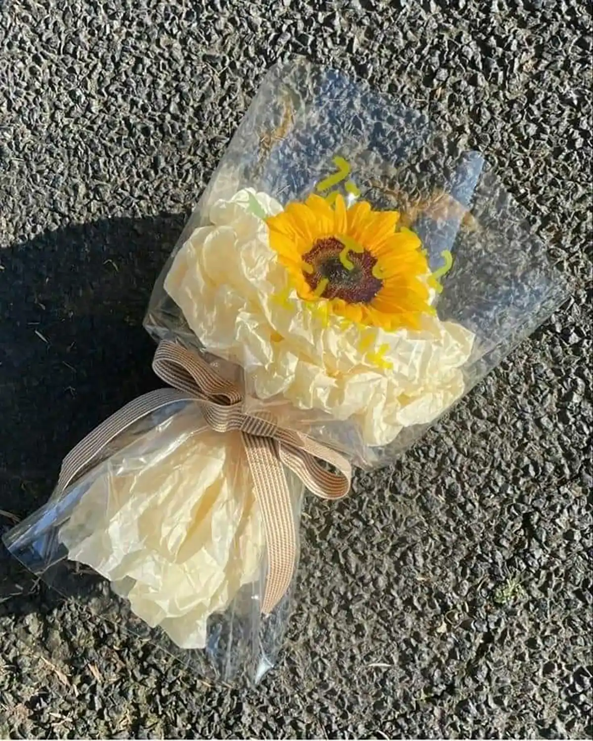 دسته گل آفتابگردان عروس
