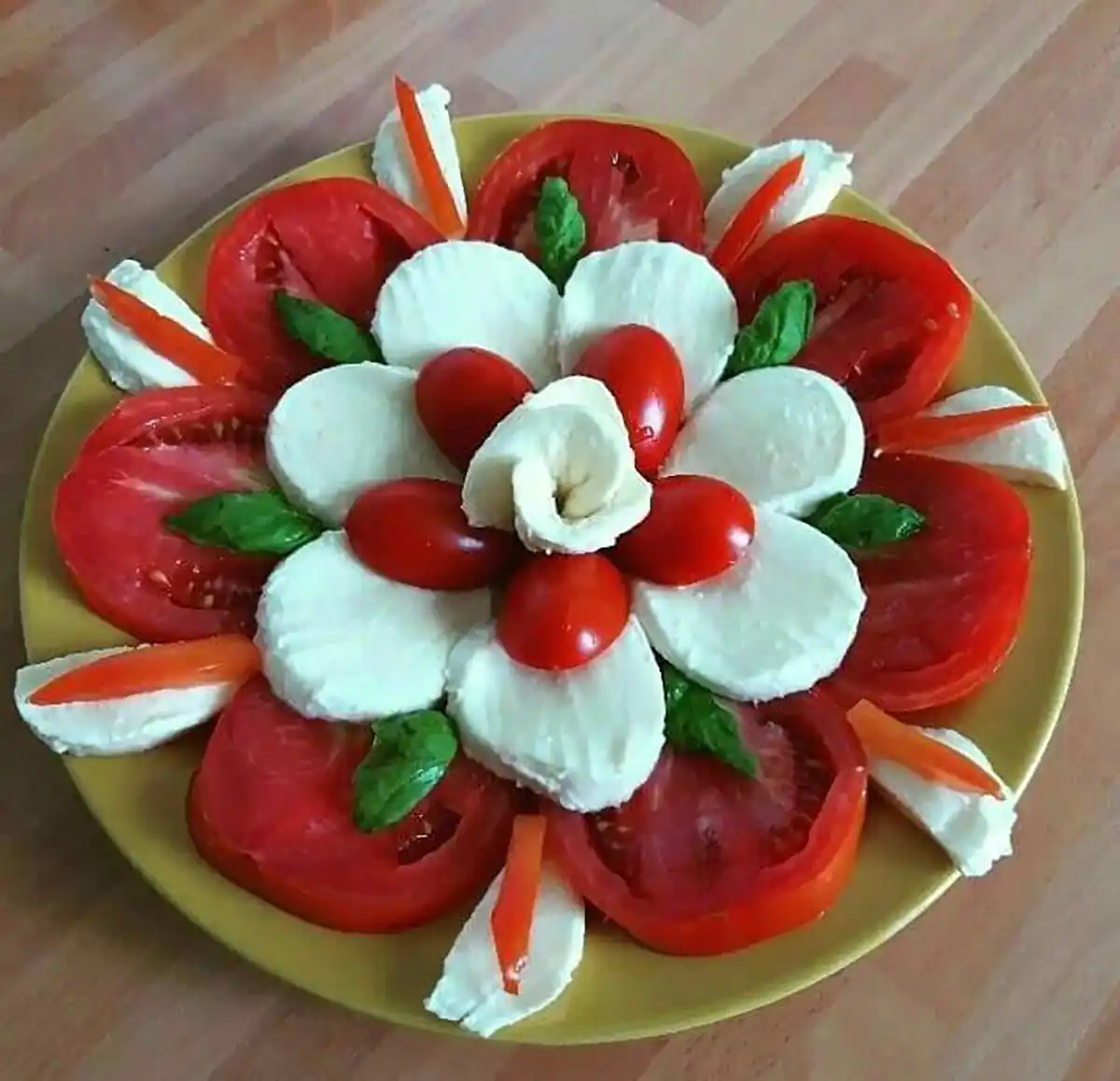 تزیین پنیر برای صبحانه سلامت تزیین صبحانه کودک با پنیر و گردو عکس صبحانه سالم برای مدرسه ابتدایی فیلم آموزش تزیین نون و پنیر سفره عقد تزیین با خیار
