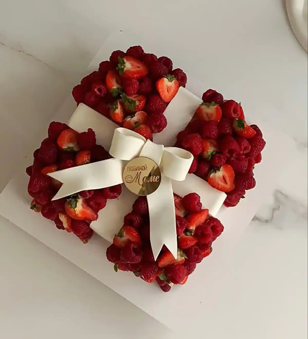 طرز تهیه کیک خامه ای تزیین کیک با توت فرنگی فیلینگ توت فرنگی طرز تهیه کیک تولد طرز تهیه کیک با پودر کیک