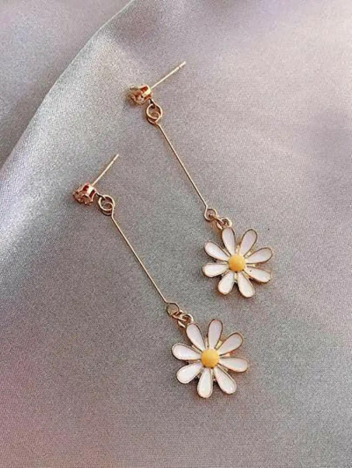 گوشواره طرح گل رز گوشواره گل زنبق گوشواره گل سفید گوشواره گل رز گوشواره طلا گل پنج پر گوشواره طرح پروانه