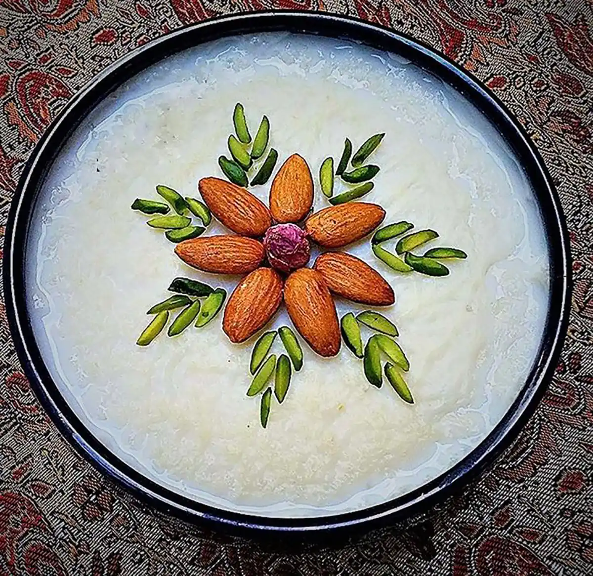طرز تهیه فرنی میوه ای برای نوزاد تزیین فرنی با موز