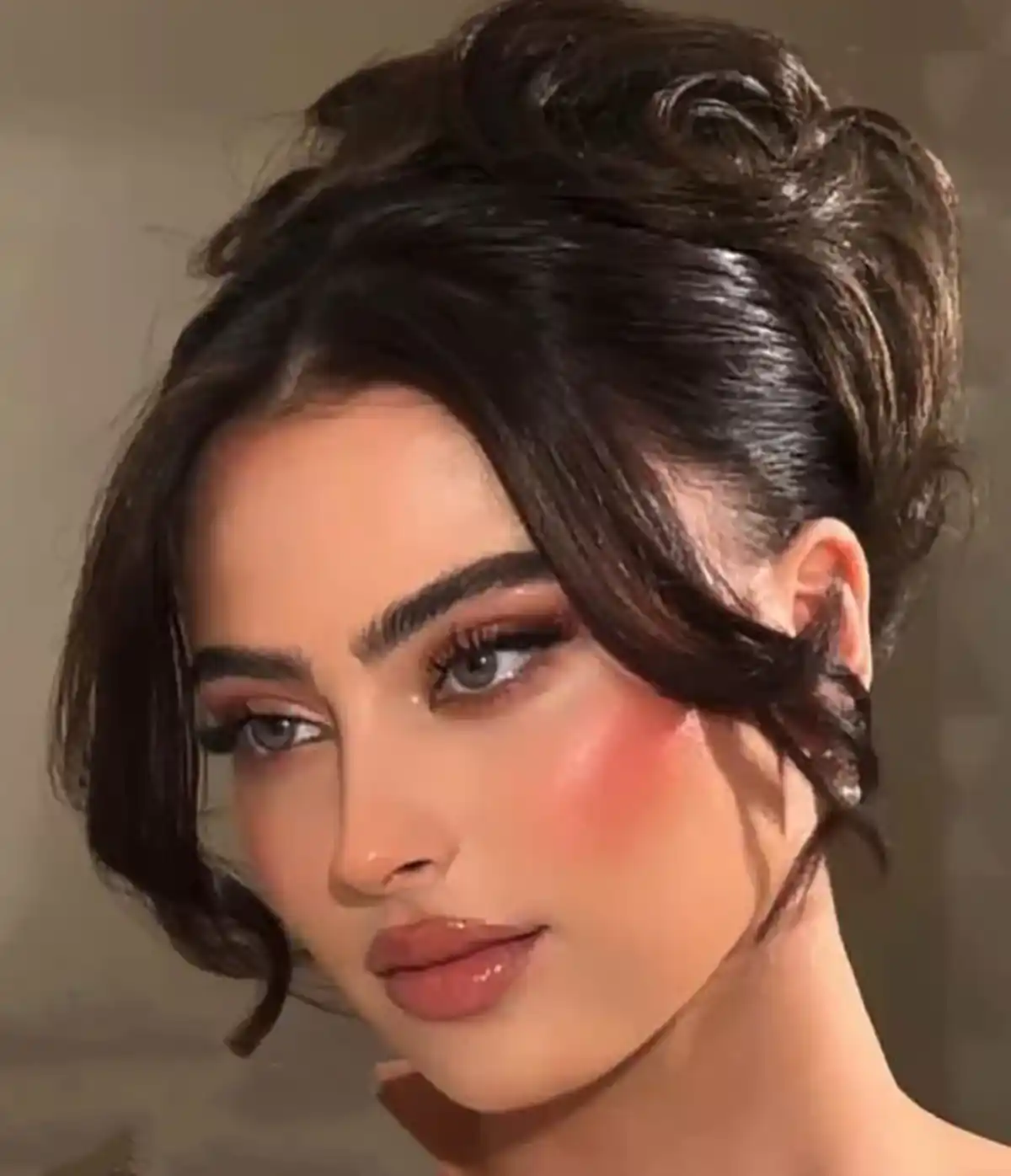 آرایش عروس جدید آرایش عروس اروپایی مدل میکاپ جدید مدل ارایش لایت جدید مدل میکاپ و شینیون جدید آرایش لایت عروس