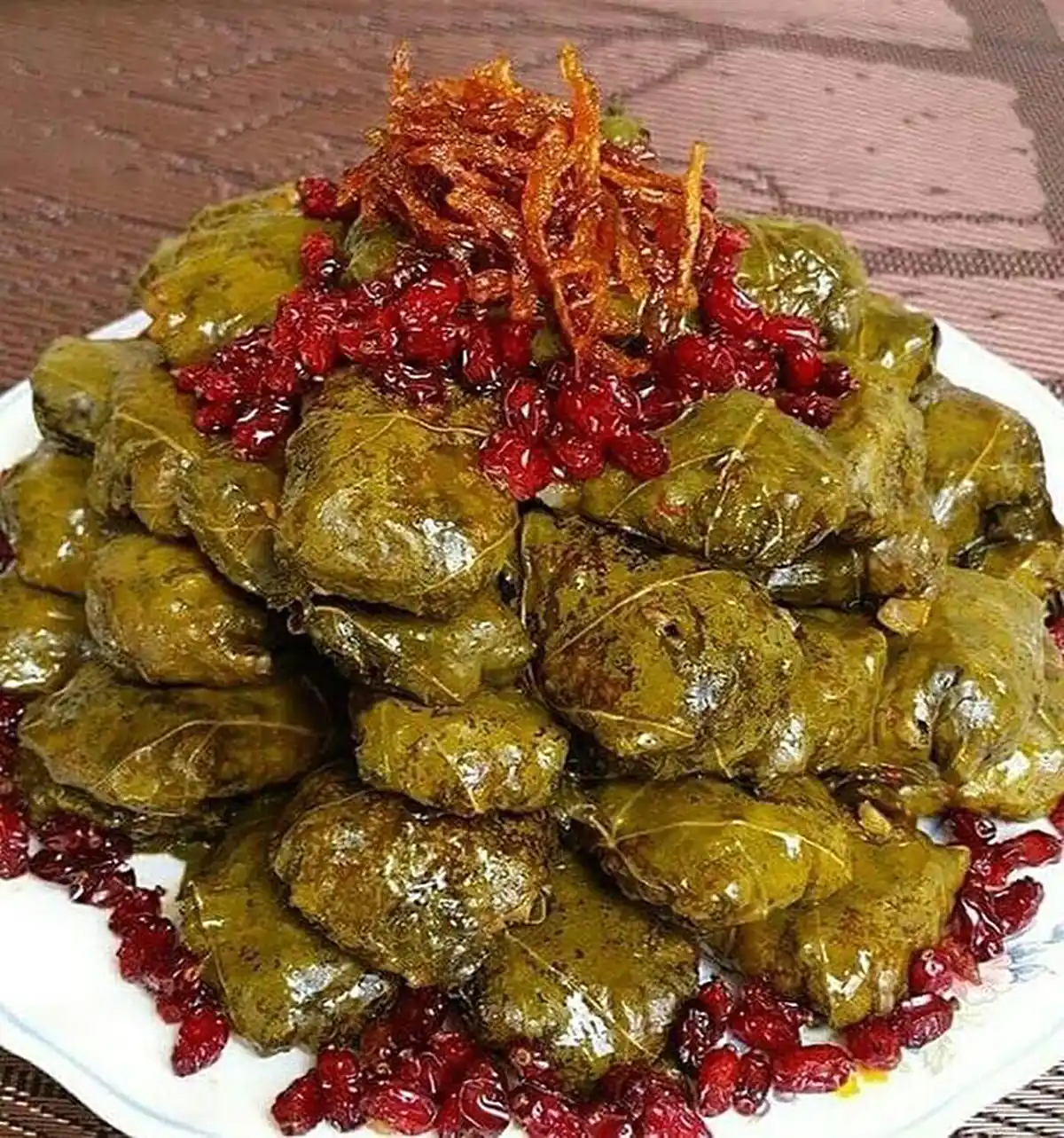 تزیین دلمه برگ مو با زرشک طرز تهیه دلمه برگ مو برای 4 نفر سبزی دلمه برگ مو دلمه برگ مو با سرکه و شکر دلمه برگ مو برای 10 نفر