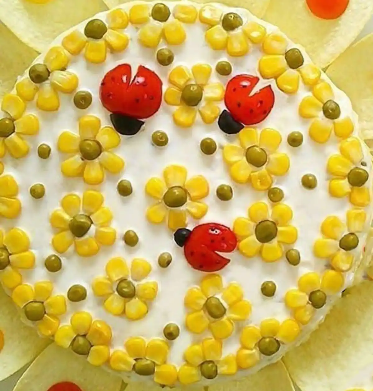 تزیین سالاد الویه ساده و شیک تزیین سالاد الویه مجلسی تزیین سالاد الویه با گوجه و خیارشور تزیین سالاد الویه تک نفره تزیین سالاد الویه با گوجه گیلاسی تزیین سالاد الویه با نان تست 