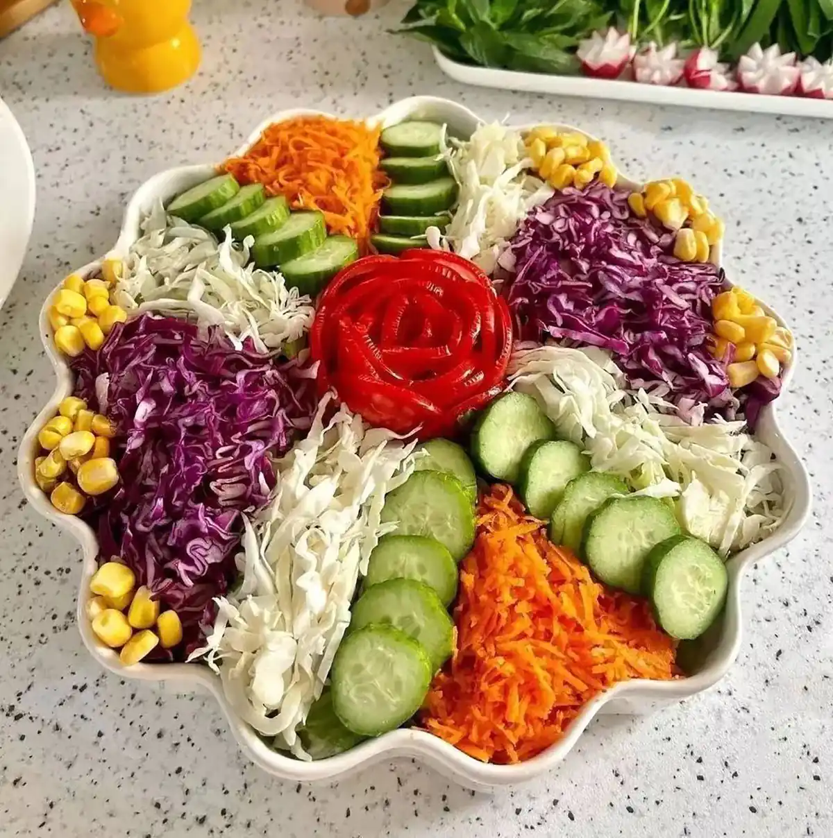 تزیین سالاد مهمانی
