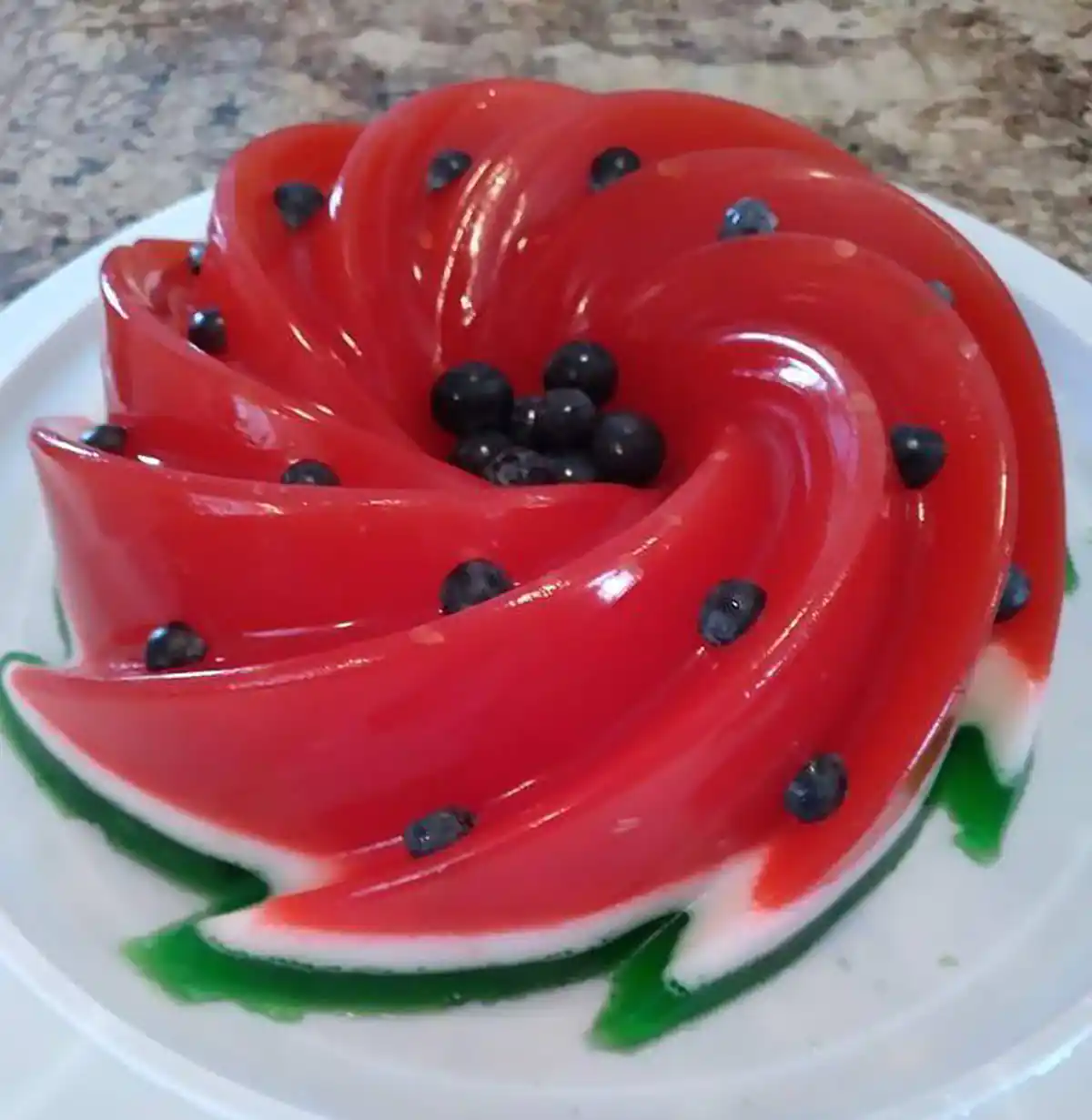 تزیین ژله ساده ژله ساده و شیک برای مهمانی طرز تهیه ژله میوه ای طرز تهیه ژله میوه ای با شیر ژله بستنی با میوه چه میوه هایی را در ژله می توان استفاده کرد 