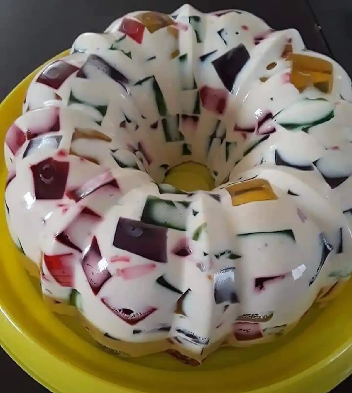 تزیین ژله ساده ژله ساده و شیک برای مهمانی طرز تهیه ژله میوه ای طرز تهیه ژله میوه ای با شیر ژله بستنی با میوه چه میوه هایی را در ژله می توان استفاده کرد 