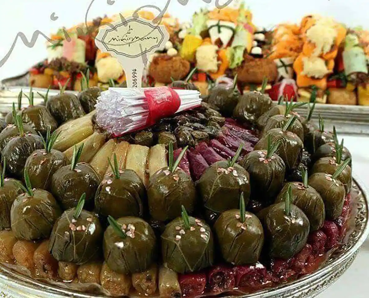 تزیین دلمه برگ مو با زرشک تزیین دلمه برای جشنواره غذا تزیین دلمه کلم برای مهمانی تزیین دلمه برای مدرسه تزیین دلمه برای شب یلدا تزیین دلمه برای عروس