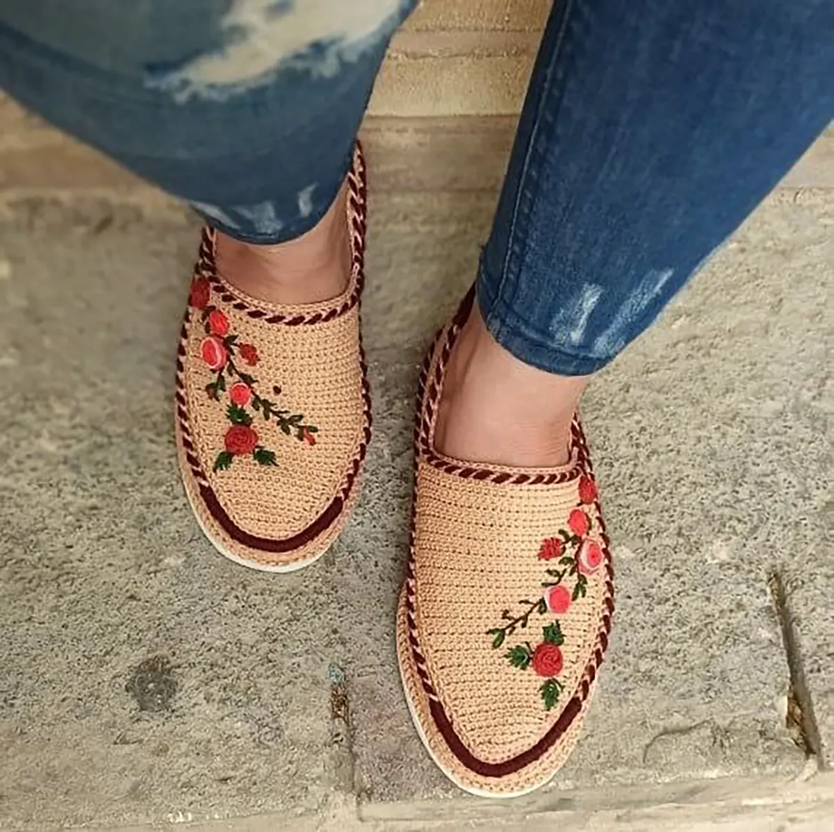 گیوه زنانه سنتی
گیوه زنانه دیجی کالا
مرکز فروش گیوه زنانه در تهران
گیوه زنانه مجلسی
گیوه زنانه باسلام
گیوه زنانه طرح دار
