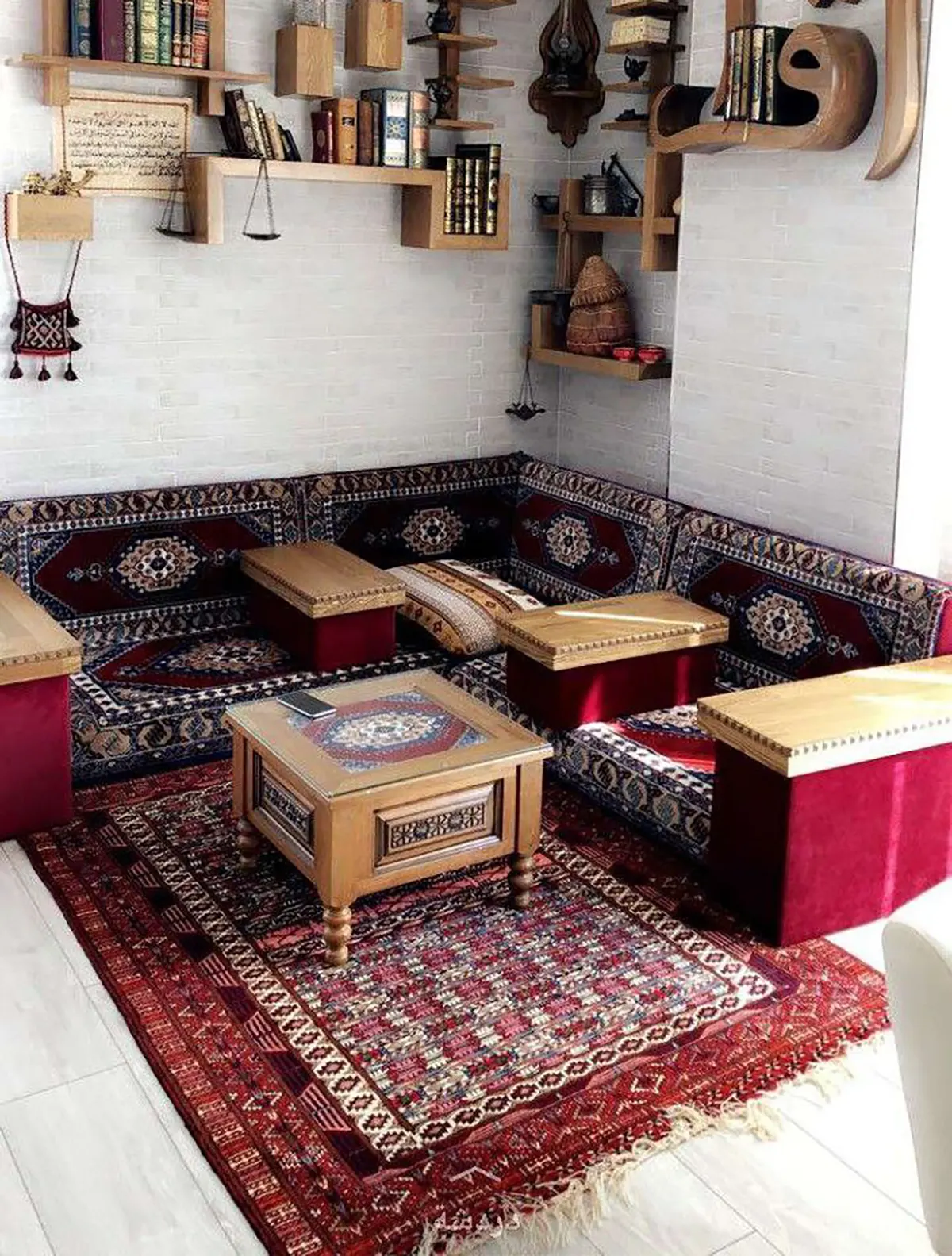 دکوراسیون منزل سنتی و مدرن
دکوراسیون سنتی منزل کوچک
اتاق سنتی در منزل
دکور سنتی گوشه خانه
خانه سنتی مدرن ایرانی
اتاق سنتی قدیمی
