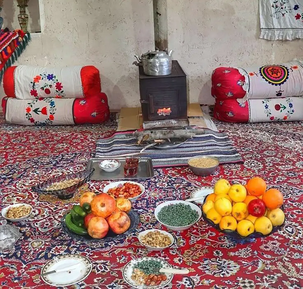 دکوراسیون منزل سنتی و مدرن
دکوراسیون سنتی منزل کوچک
اتاق سنتی در منزل
دکور سنتی گوشه خانه
خانه سنتی مدرن ایرانی
اتاق سنتی قدیمی
