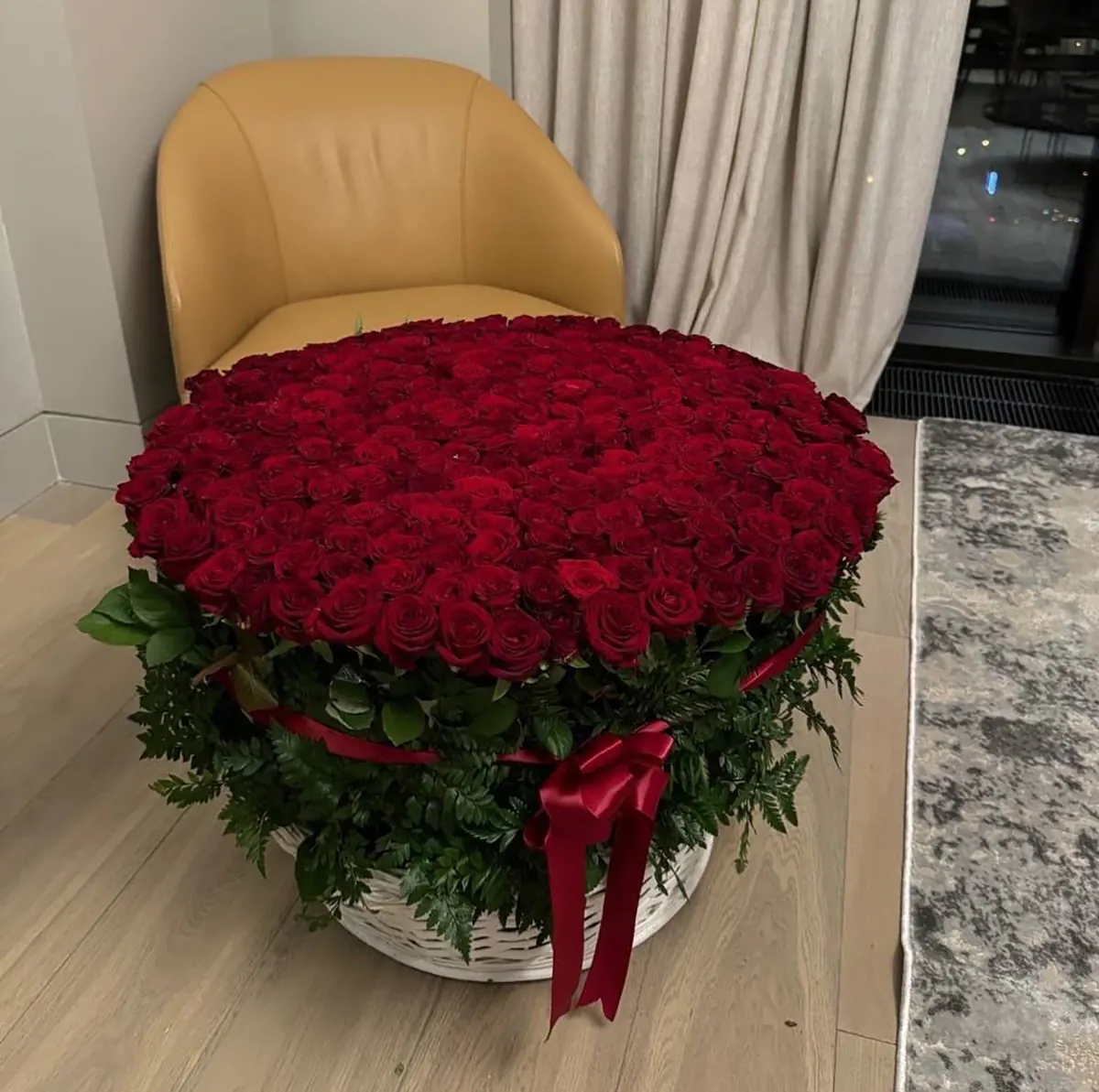 دسته گل ساده و شیک دسته گل بزرگ عکس دسته گل طبیعی دسته گل لاکچری بزرگ باکس گل لاکچری