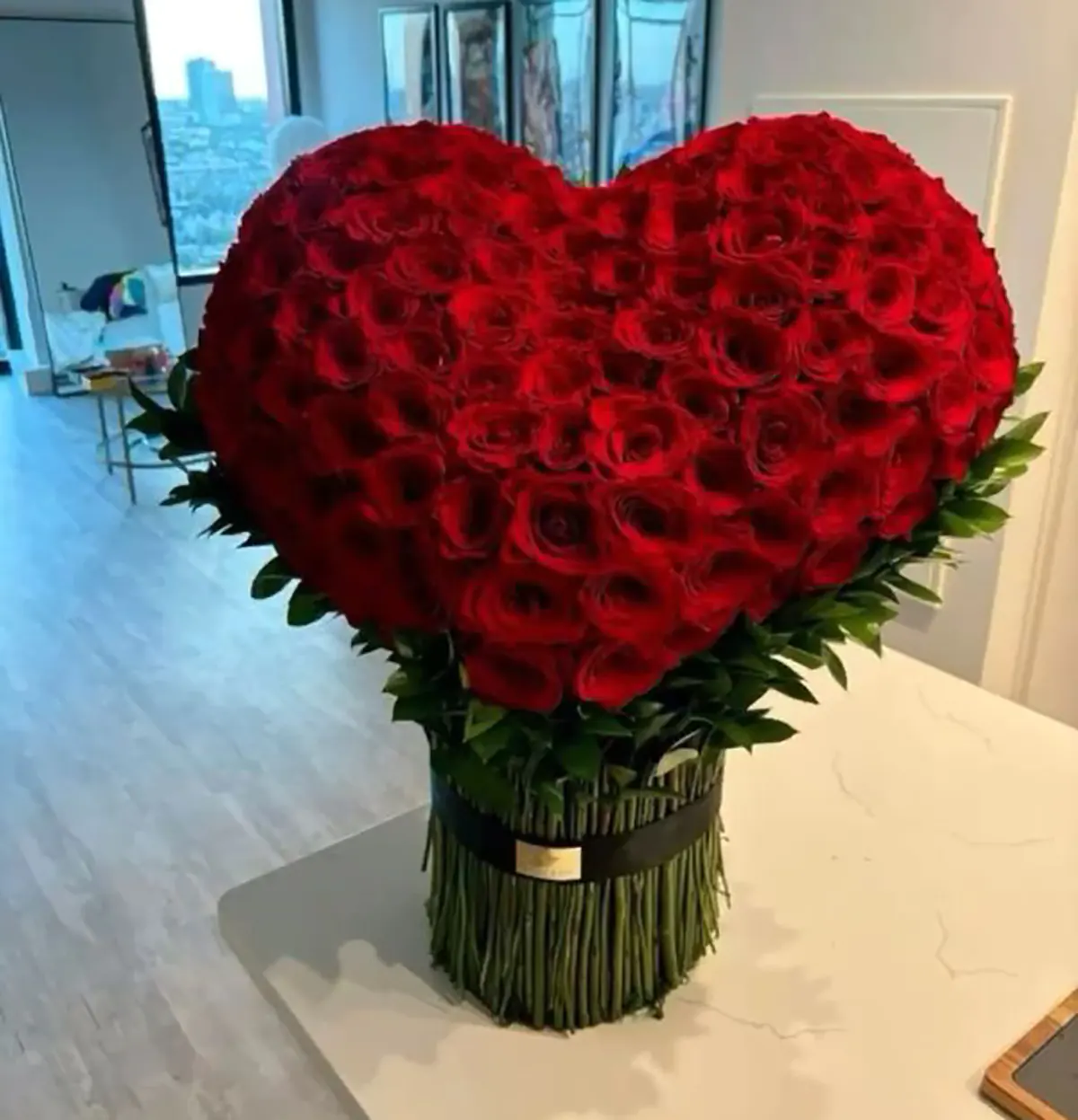 دسته گل ساده و شیک دسته گل بزرگ عکس دسته گل طبیعی دسته گل لاکچری بزرگ باکس گل لاکچری