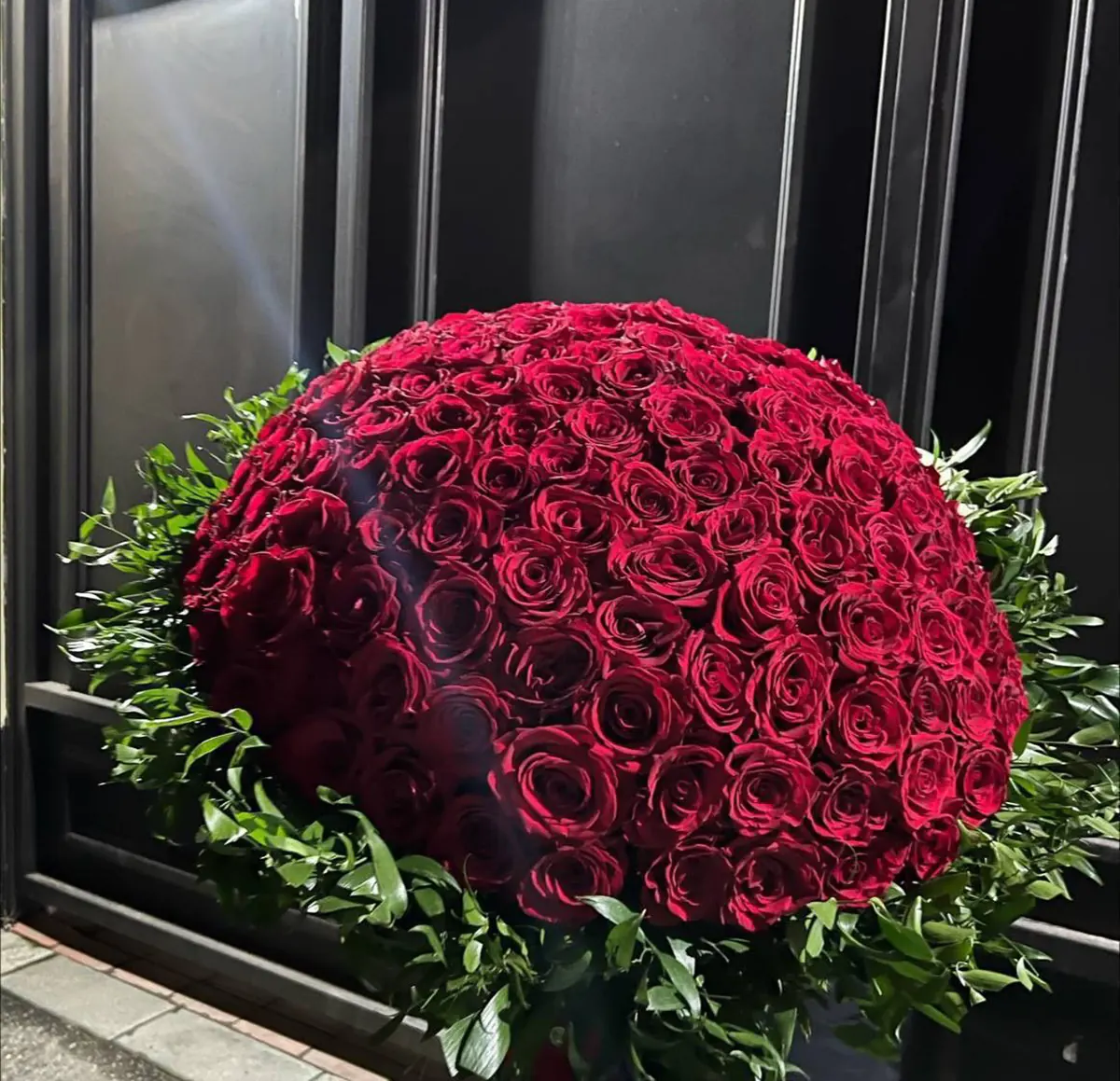 دسته گل ساده و شیک دسته گل بزرگ عکس دسته گل طبیعی دسته گل لاکچری بزرگ باکس گل لاکچری