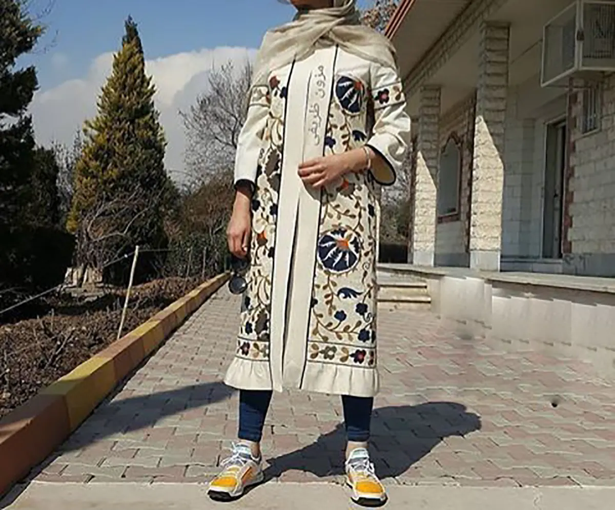 مدل مانتو سنتی جدید در اینستاگرام مدل مانتو سنتی جلو بسته مدل مانتو سنتی با پارچه ترمه مجلسی مدل مانتو سنتی دو تیکه مدل مانتو با پارچه سنتی گلدوزی مدل مانتو سنتی ۱۴۰۲ مدل مانتو سنتی مشکی مدل مانتو سنتی کوتاه