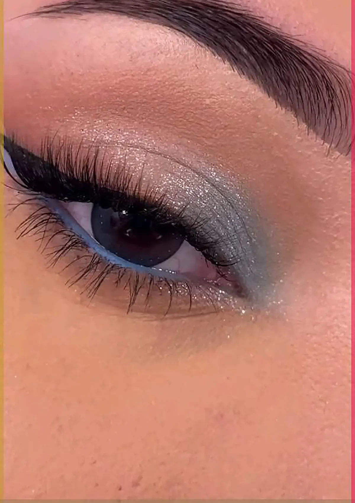 پالت سایه چشم آبی
